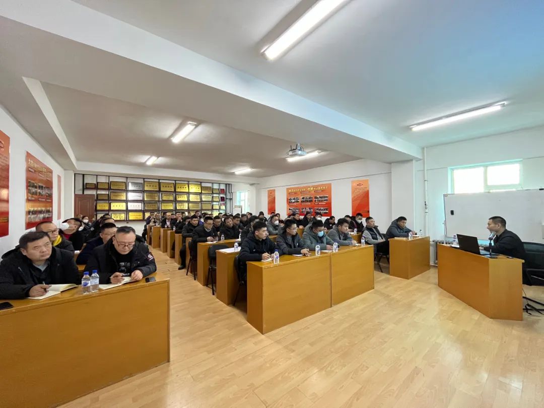 长春亿万先生MR集团公司召开清静生产教育培训聚会