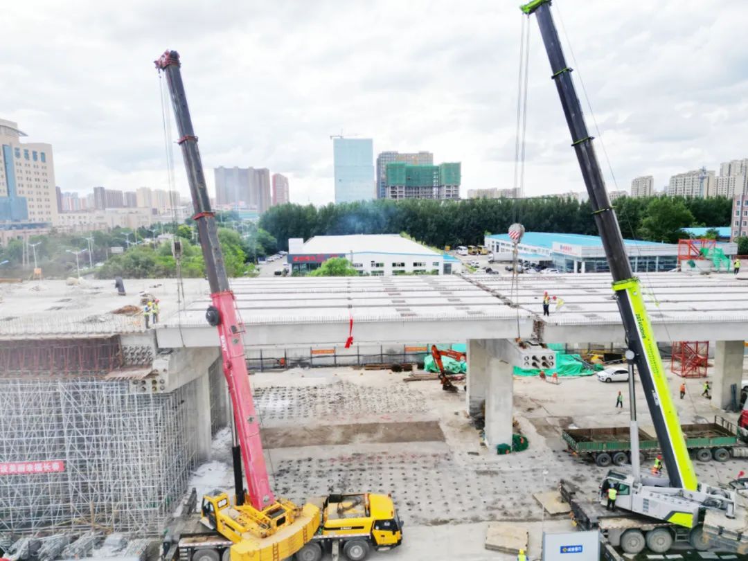 喜报！！世纪大街快速路工程施工二标段桥梁主线顺遂合拢！！